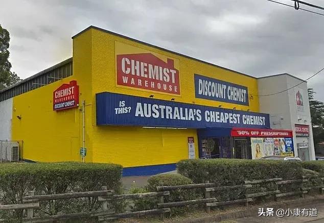 网络疯传中代购疯抢奶粉,在罐子上签名发视频引澳人震怒