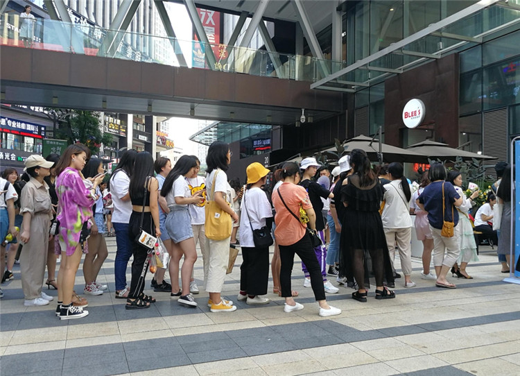 王俊凯爸爸妈妈开的奶茶店在哪,王俊凯他爸妈开的奶茶店在哪里