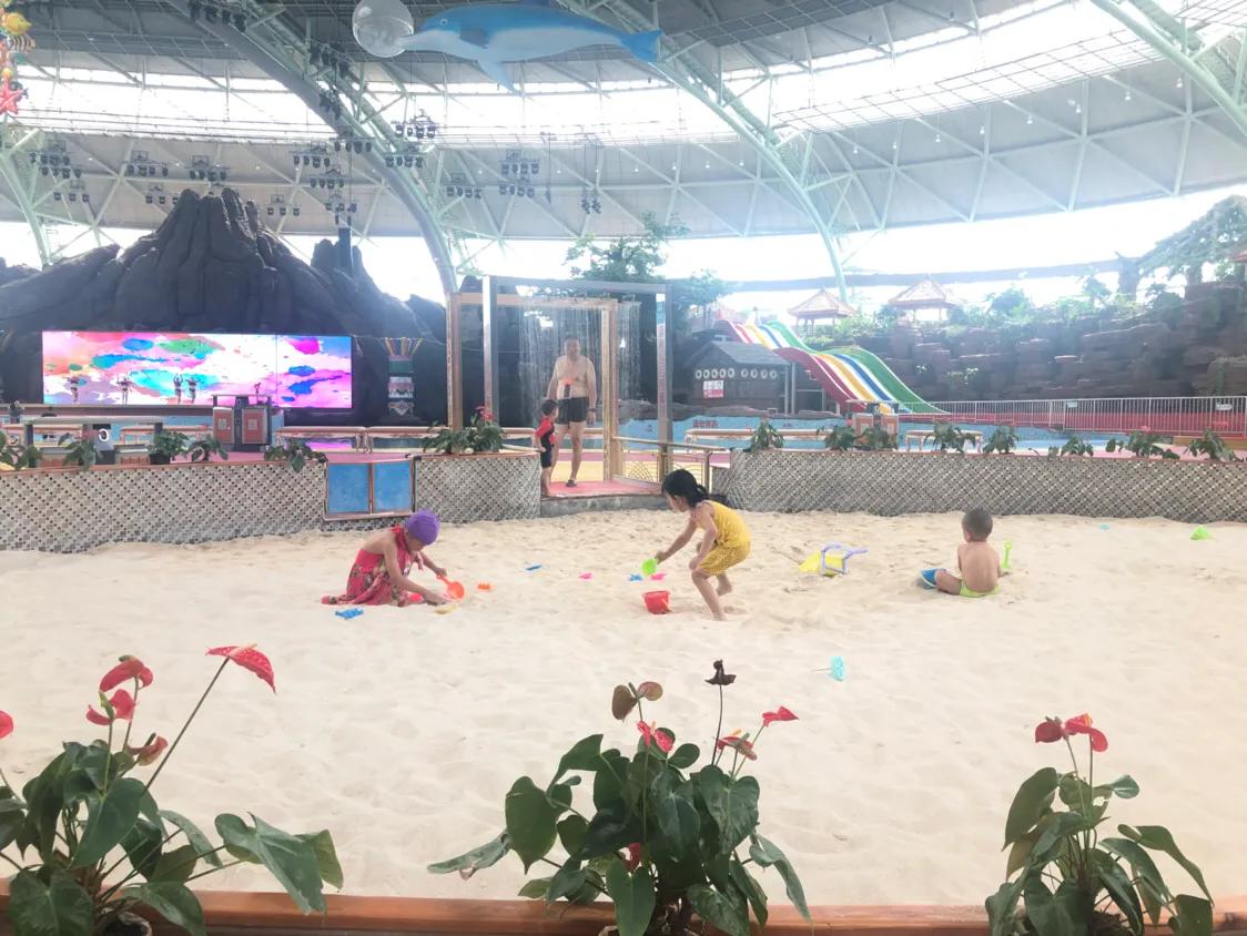 听戏享受这悠闲时光,听戏喝酒自在逍遥