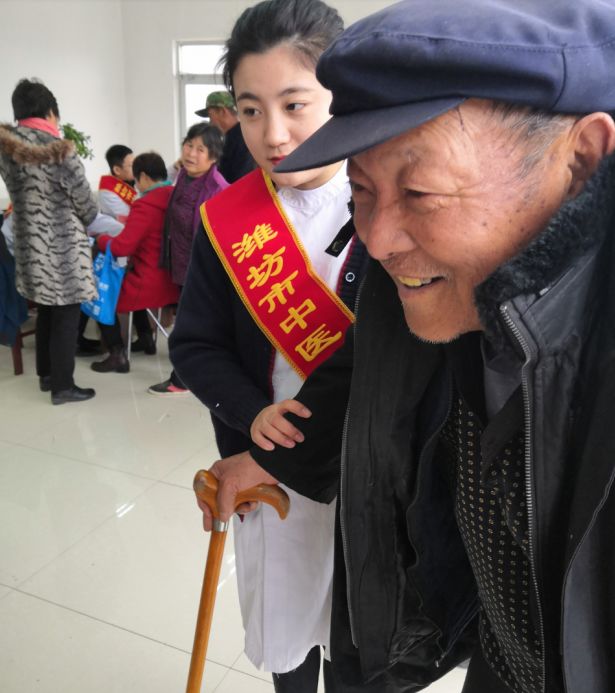 山村里的白大褂,潍坊市中医院白大褂