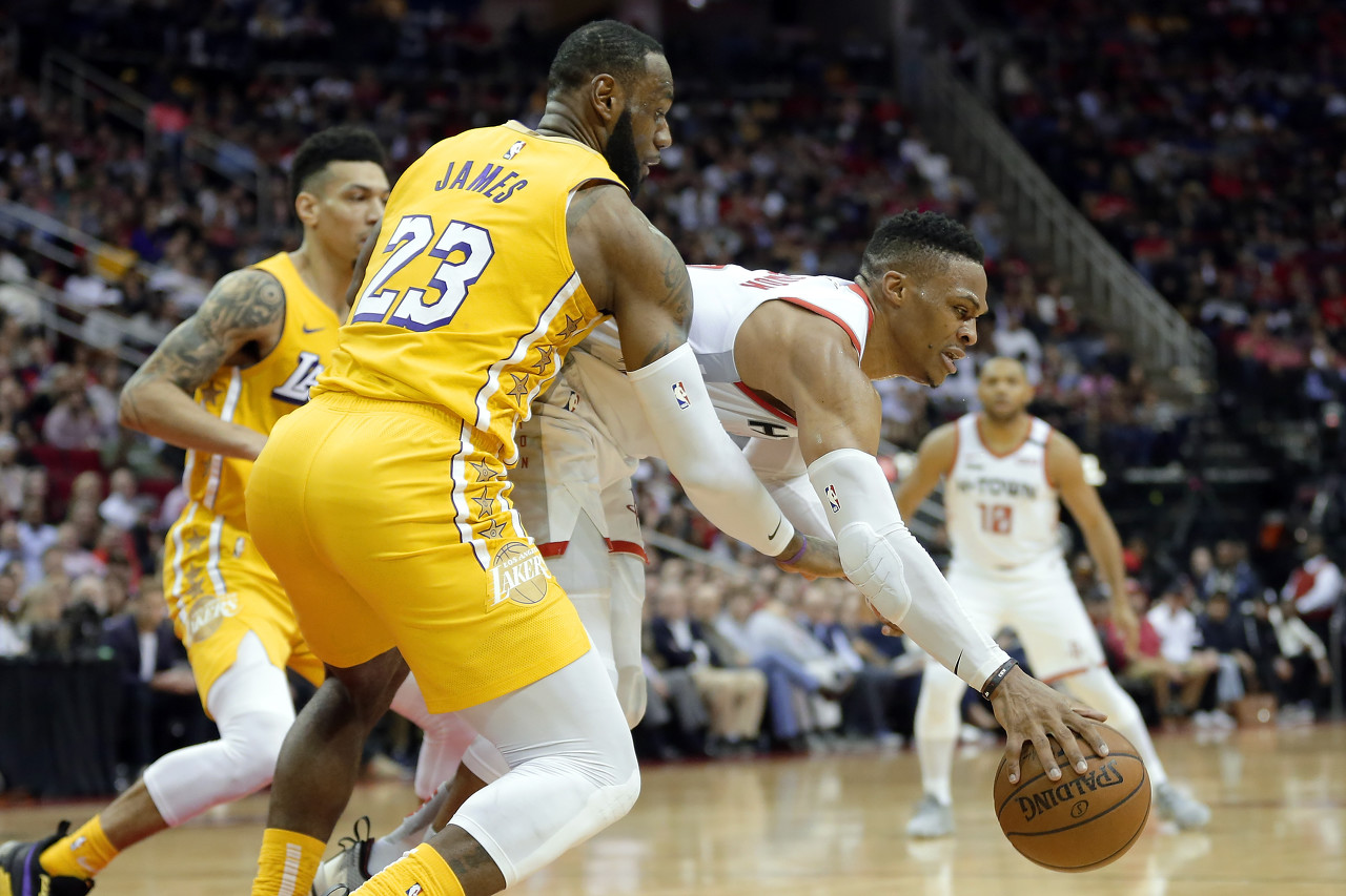 深度：力量与技巧的完美结合，论詹姆斯从一号到五号位的防守能力