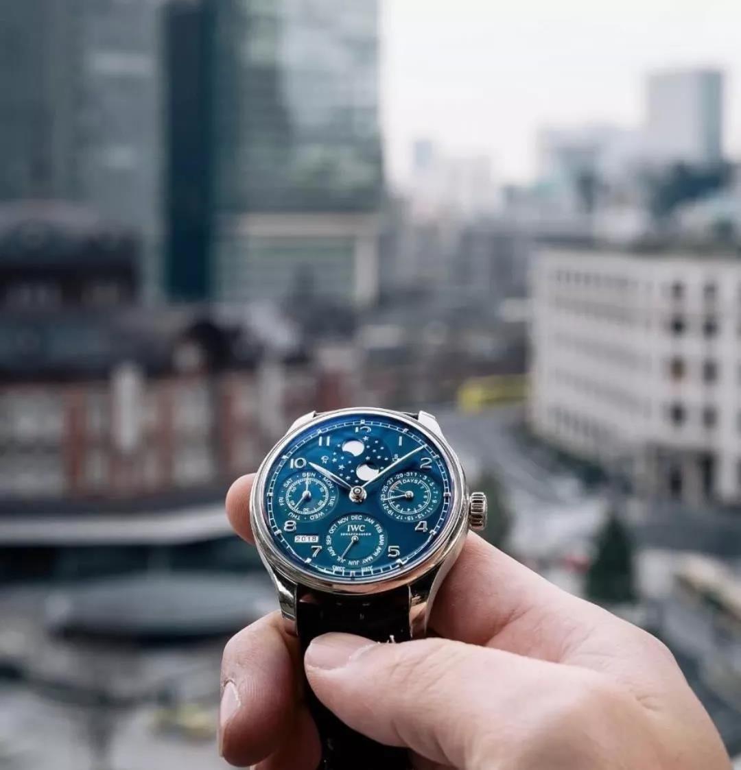 手表摔了有裂纹怎么办,手表摔了如何判断坏没坏