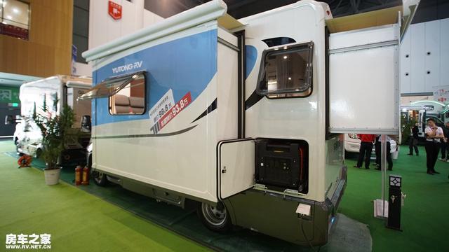 宇通依维柯6.5吨高配房车价格,宇通6.5t进口依维柯c型房车