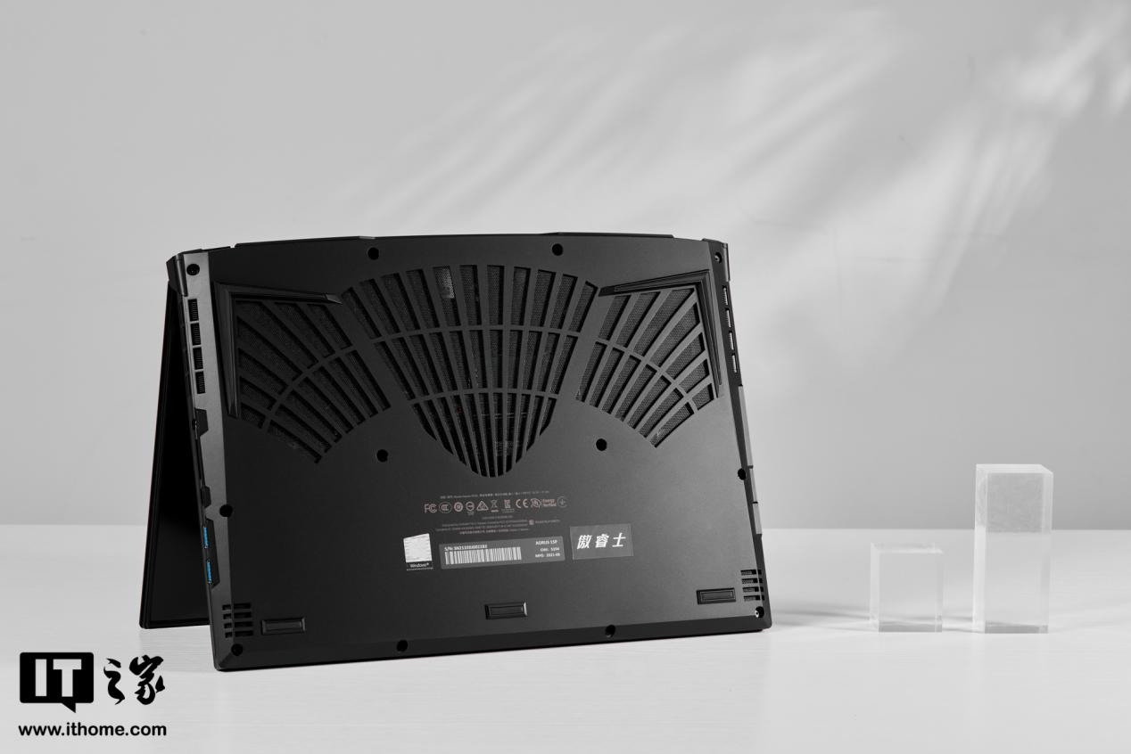 技嘉aorus15-w9笔记本评测,aorus15pxd和r9000k