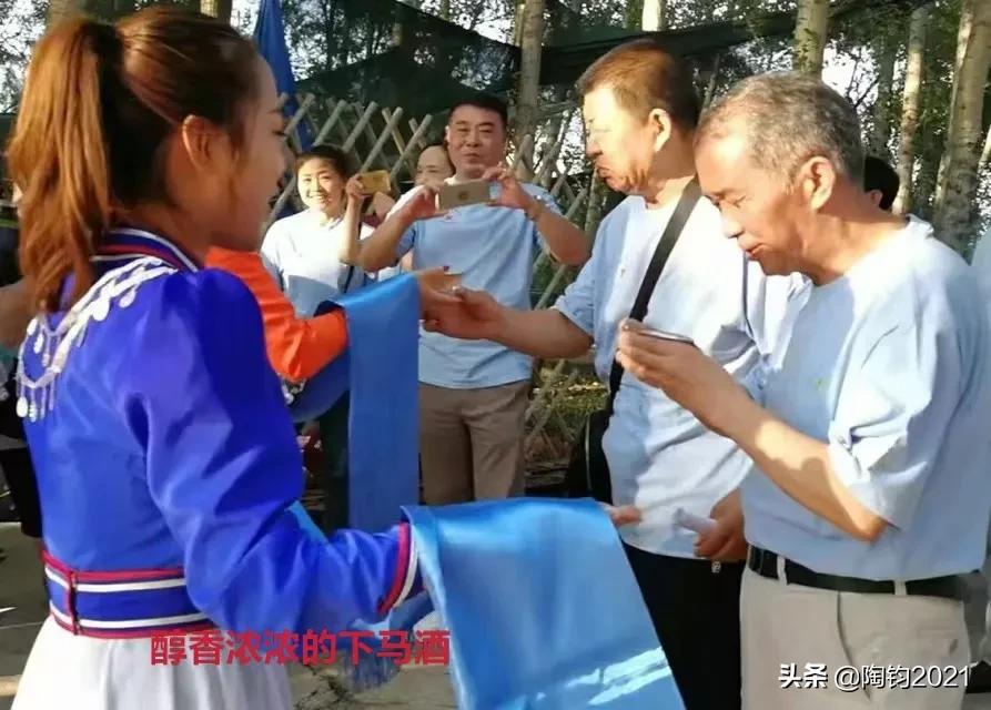 蒙古族烤全羊开羊仪式,蒙古吃烤全羊喝什么