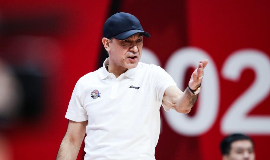 又输了！*疆新**惨遭三连败，高层两个错误决定，将冲冠队变为二流