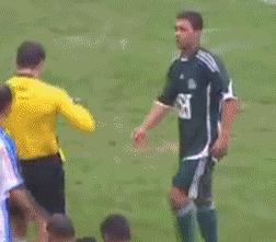 足坛搞笑名场面照片,足坛球星萌娃搞笑瞬间