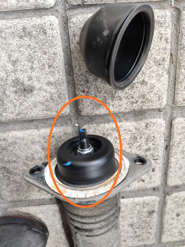 底盘磕碰到了车身稳定系统异常,汽车底盘各部件及常见的损坏症状