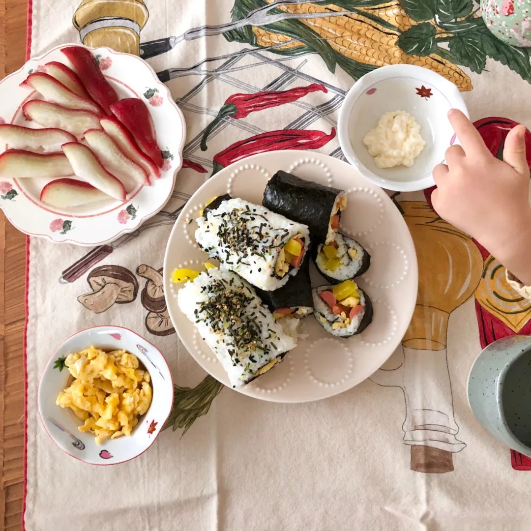 邻居秀家|细节控的家有多治愈?单凭她家开关就能出圈了