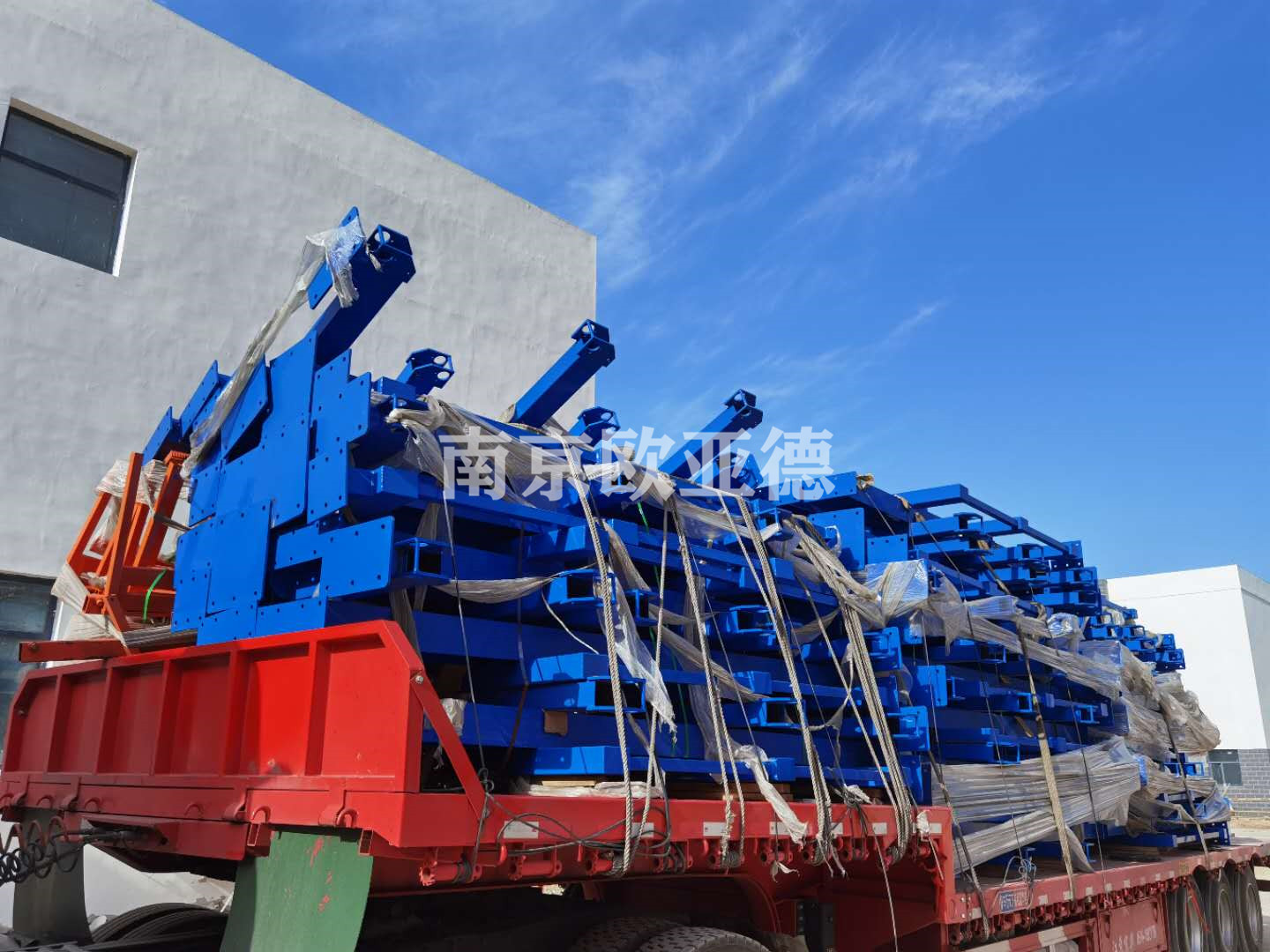 甘肃省伸缩悬臂货架,热烈庆祝预制箱梁圆满完工