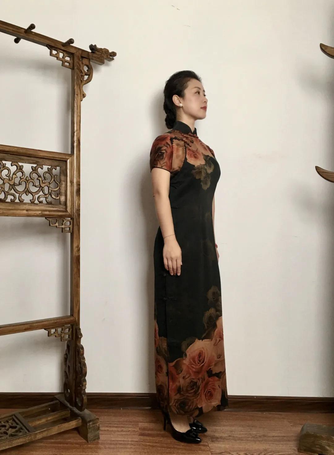 旗袍东方女人的古典美,东方美人香云纱旗袍好吗