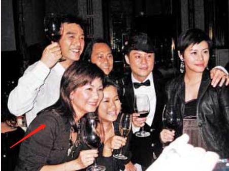 钟镇涛谈婚姻耐得住寂寞,钟镇涛前妻有钱还是现任有钱