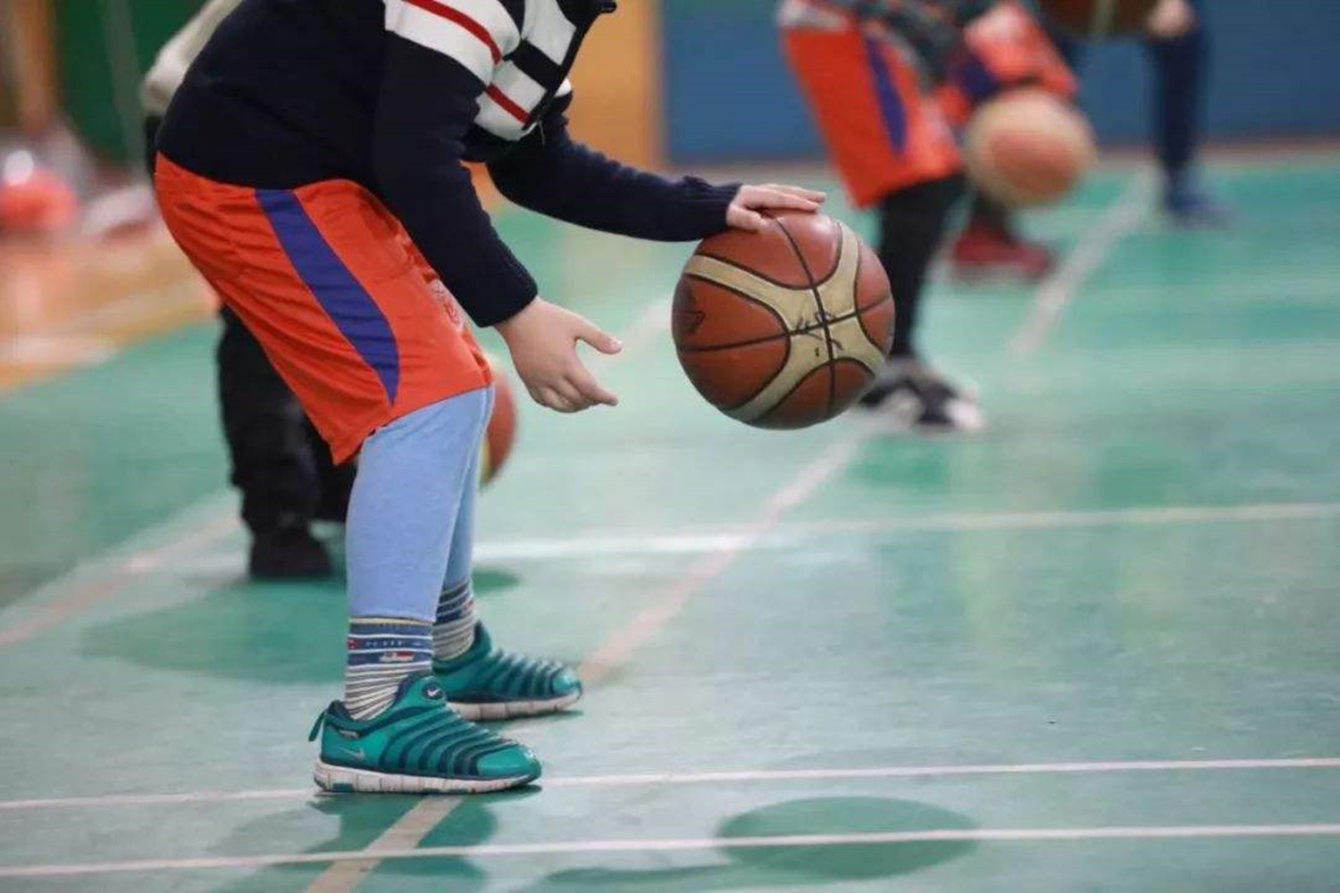 父母个子矮孩子可以长到一米九吗,小学生吃什么直接长到一米九