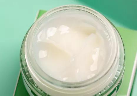 雅诗兰黛日本产的眼霜,用了雅诗兰黛皱纹更明显了