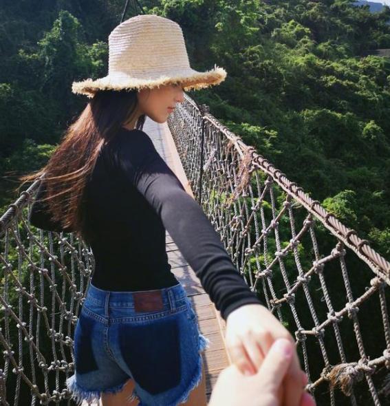 获得张馨予的幸福buff这游戏也太浪漫了吧