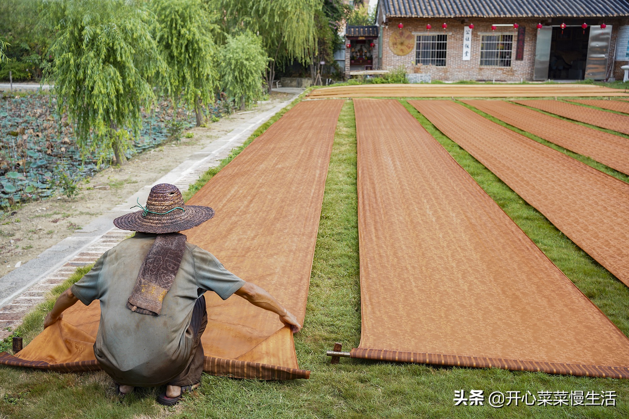 100%的香云纱桑蚕丝套装民国款,穿民国香云纱的女人