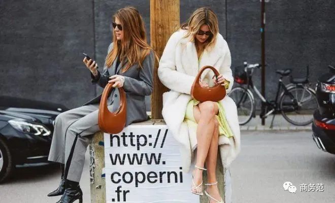 今年最火的22只腋下包,2022年最火腋下包