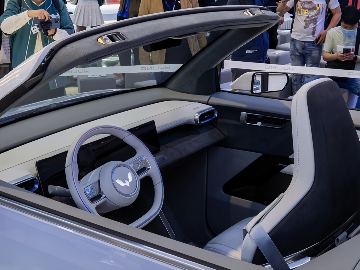 五菱宏光miniev敞篷版的官方报价,宏光minievcabrio啥时候上市