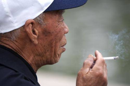 吸烟加过滤烟嘴会好些吗,加过滤嘴抽烟能减少危害吗