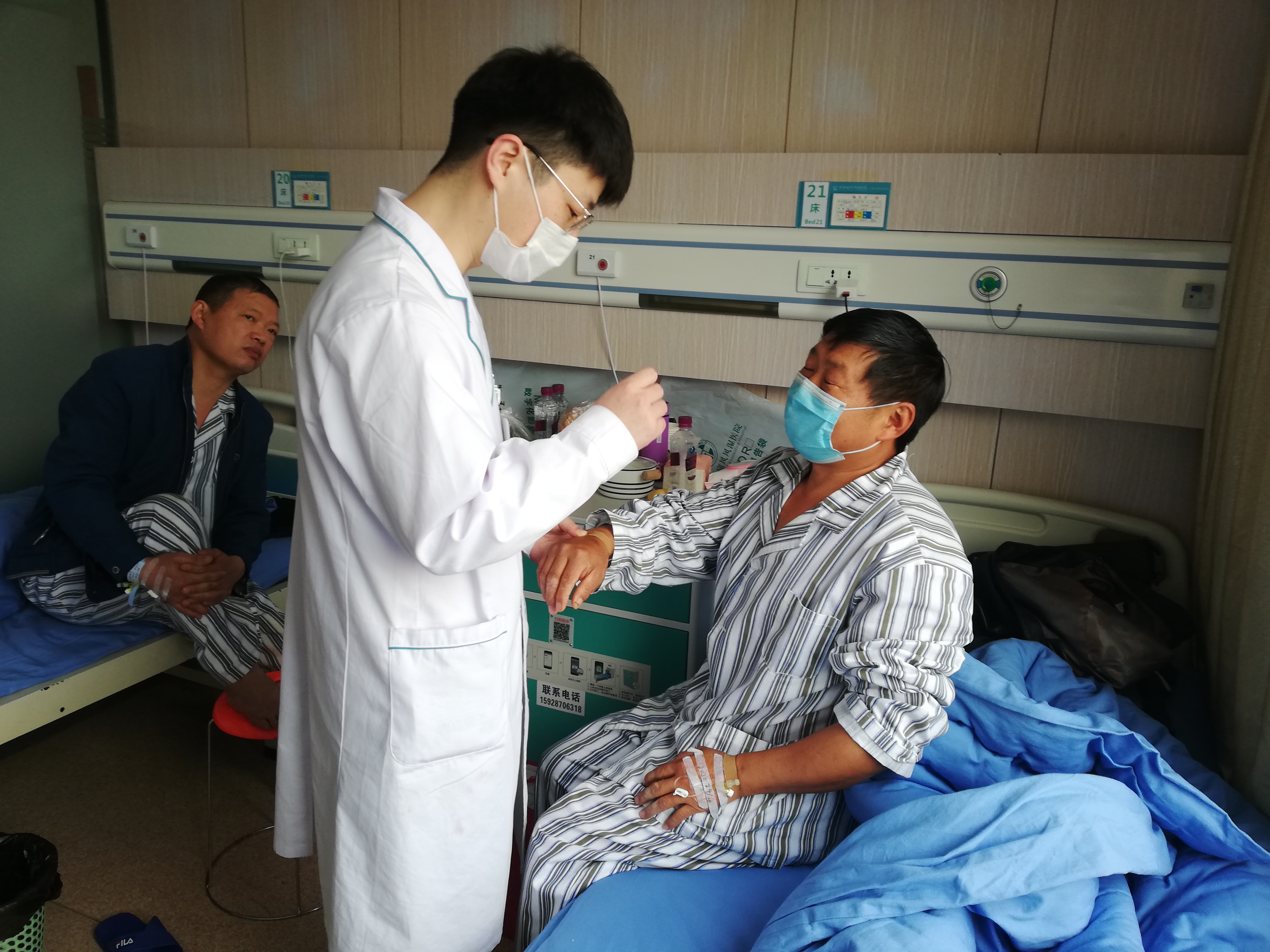 类风湿关节炎患者，如何在家自我治疗减轻痛苦？