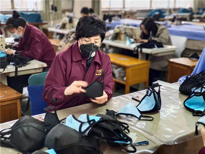 太原“三晋老字号”服装企业把车间当战场打响口罩保供战