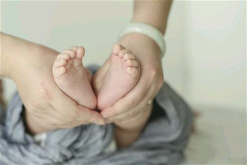 夏天宝宝哪几个地方要保暖,宝宝冬季睡觉需要保暖吗