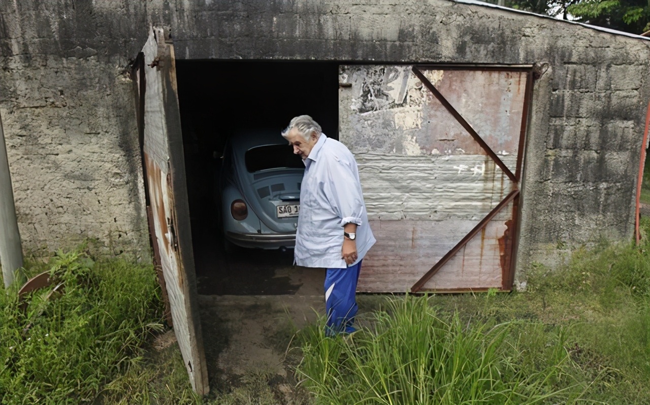 世界上最穷的总统是谁,最穷总统的现状