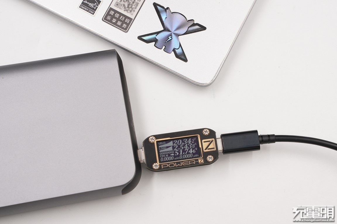 绿巨能22.5瓦充电器,绿巨能18w移动电源评测