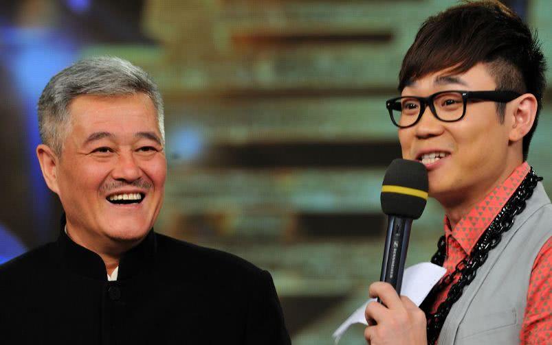 大鹏背后的人是谁,大鹏当年为啥能请这么多明星