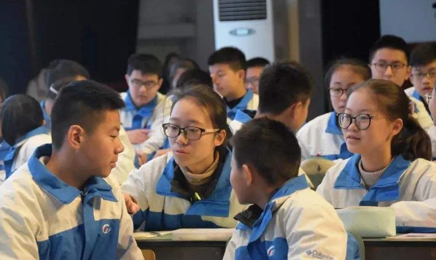 怎样缓解学霸的学习压力,学霸当同桌对学渣的影响