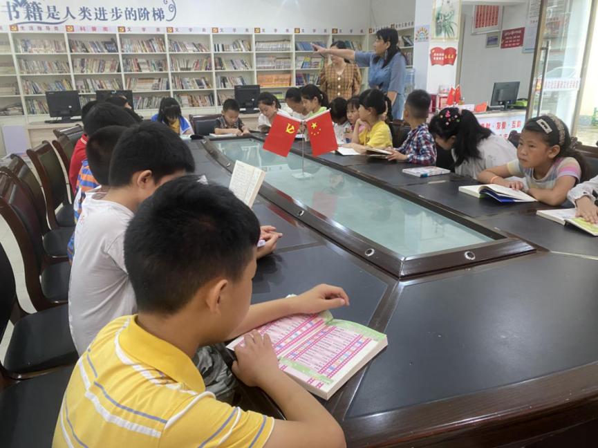 离家在外如何对待留守儿童,孩子是留守儿童父母应该这样做