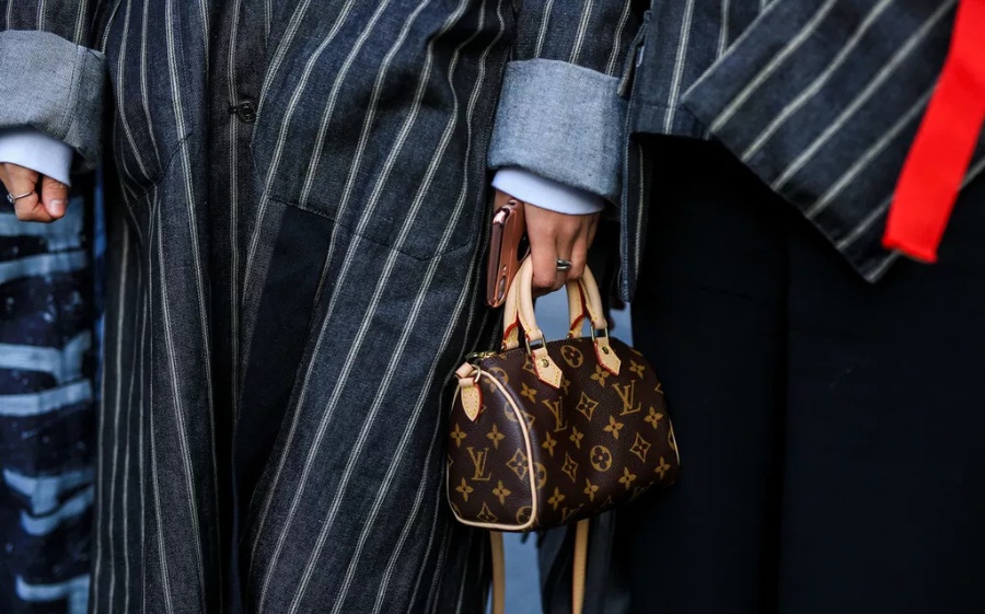 lv奢侈品值得入手吗 (lv的奢侈品值得买吗)