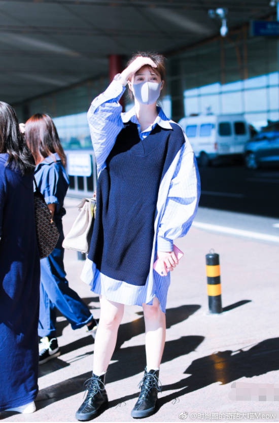 蒋欣减肥成功但穿搭不当仍显胖,蒋欣瘦身13斤