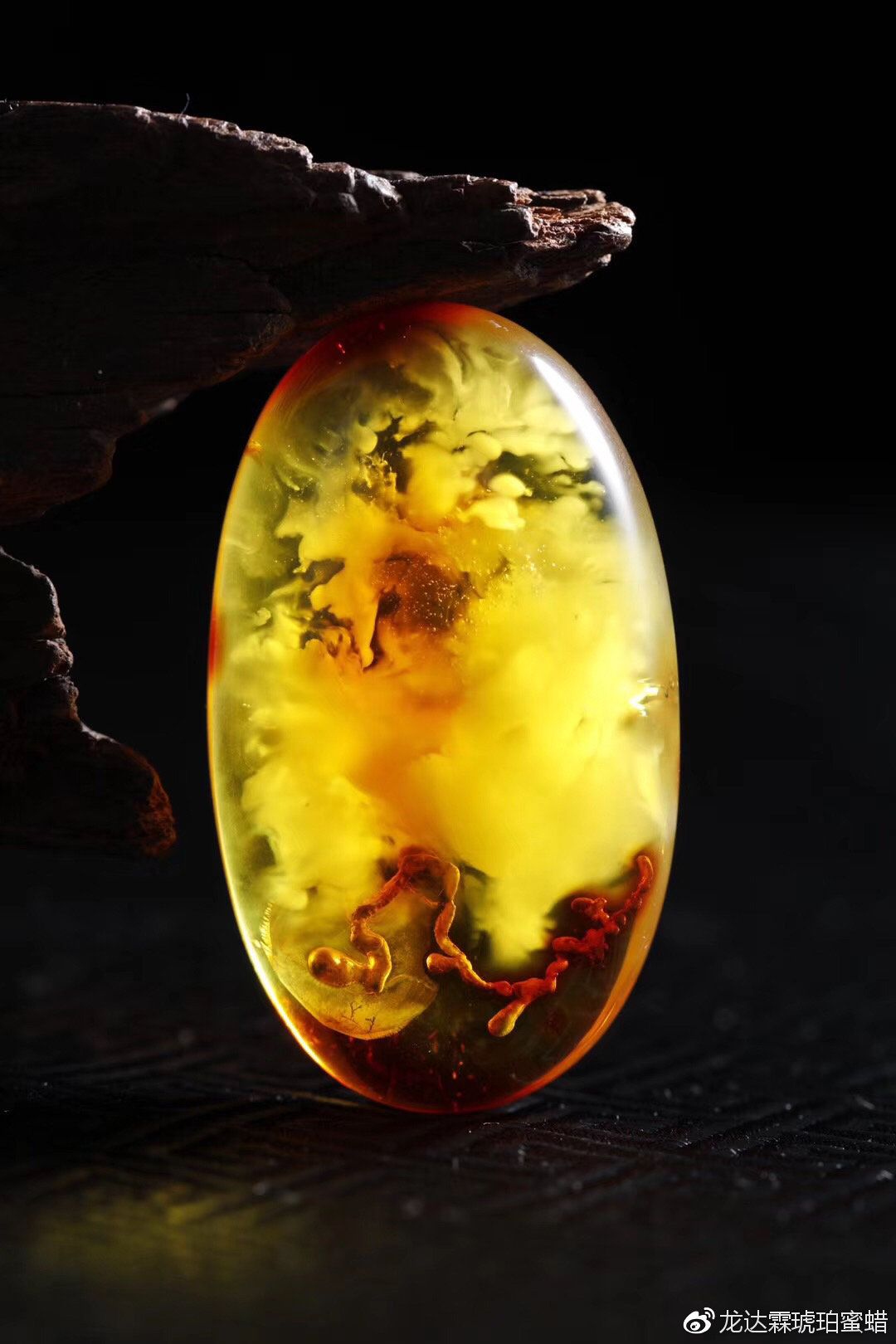 蜜蜡鉴别的方法和技巧,12种琥珀蜜蜡鉴定小妙招