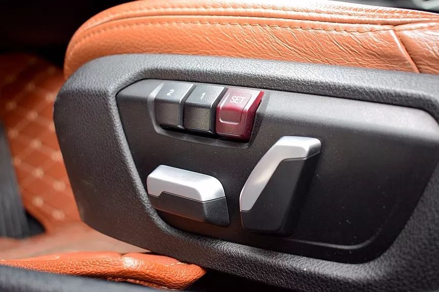 车手宝马,2015款宝马120i领先型