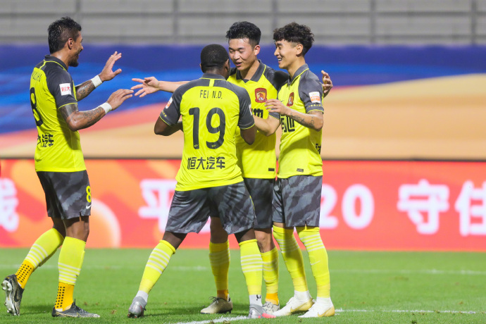 同样刮起青春风暴，恒大是大连人的那面镜子