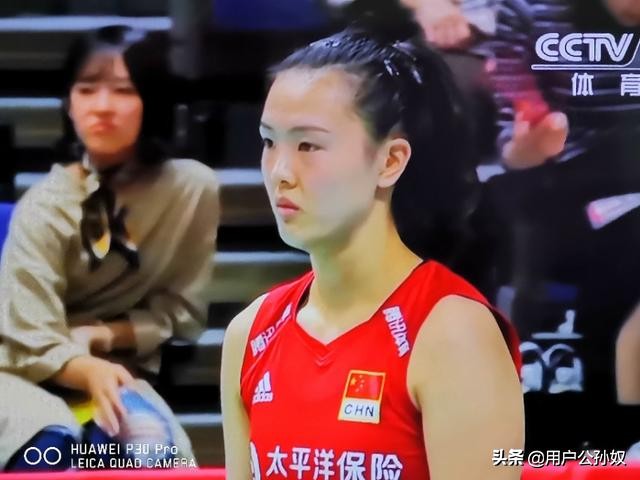 巴西加比小轮臂扣球，美国德鲁斯大拉弓扣球，中国队无解？！