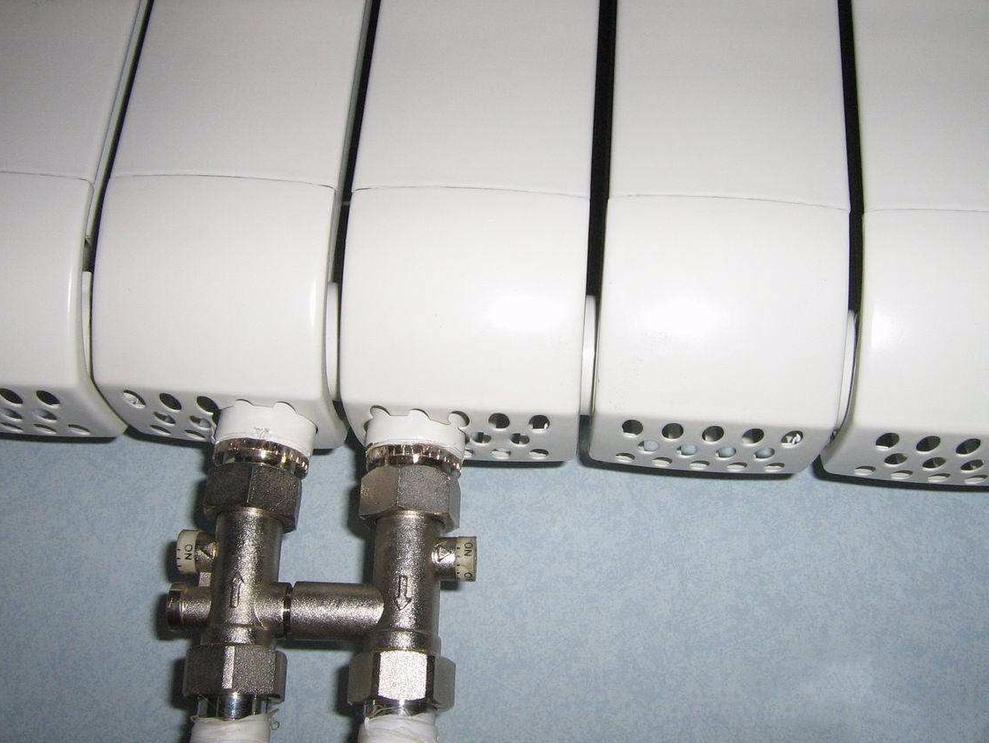 地暖和暖气片哪个更贵些,地暖和暖气片相比到底哪个更好