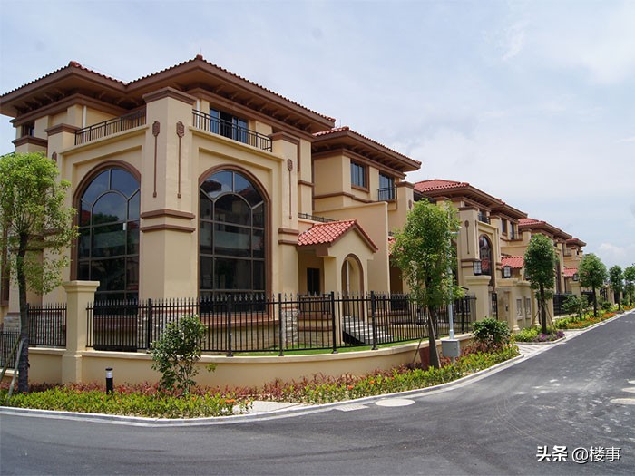 20年后，郊区别墅将形成“新富人区”！3大优势，老城区没法比