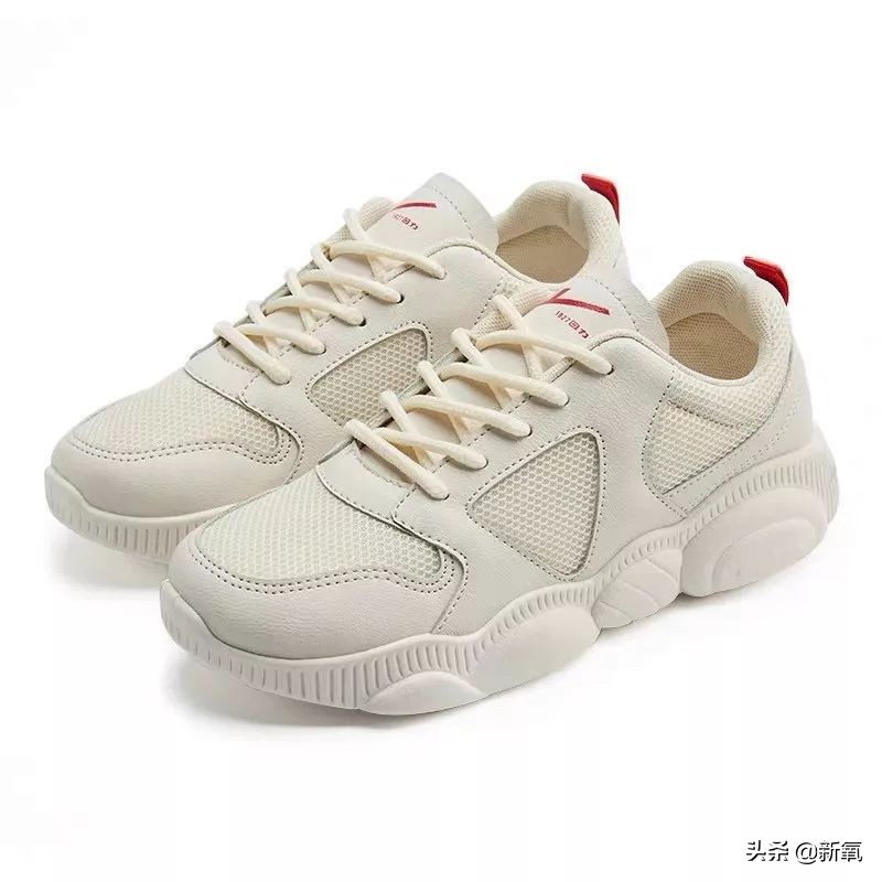 宋妍霏私服穿搭太时髦,土的掉渣时装表演