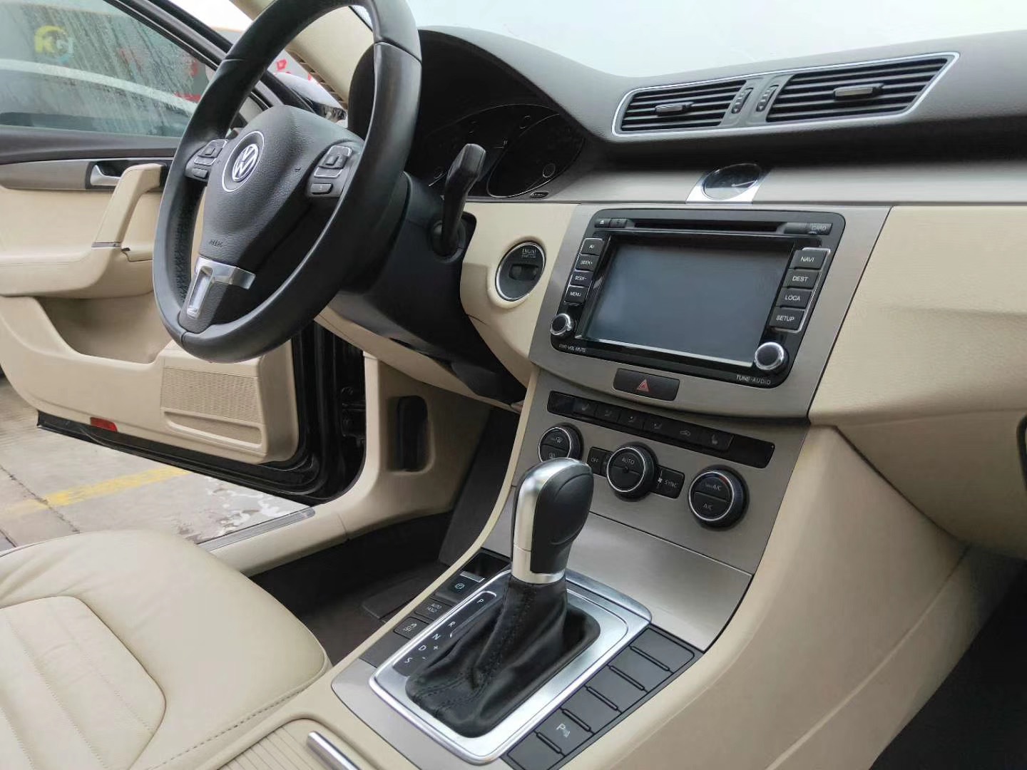 10年大众迈腾1.4t二手车值得买,大众迈腾2018款1.4t二手车多少钱