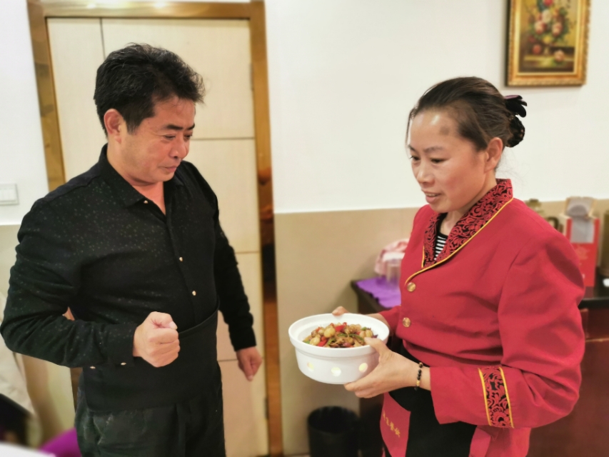 盐城有个恒嘉食府生意火爆，原因是这样的！