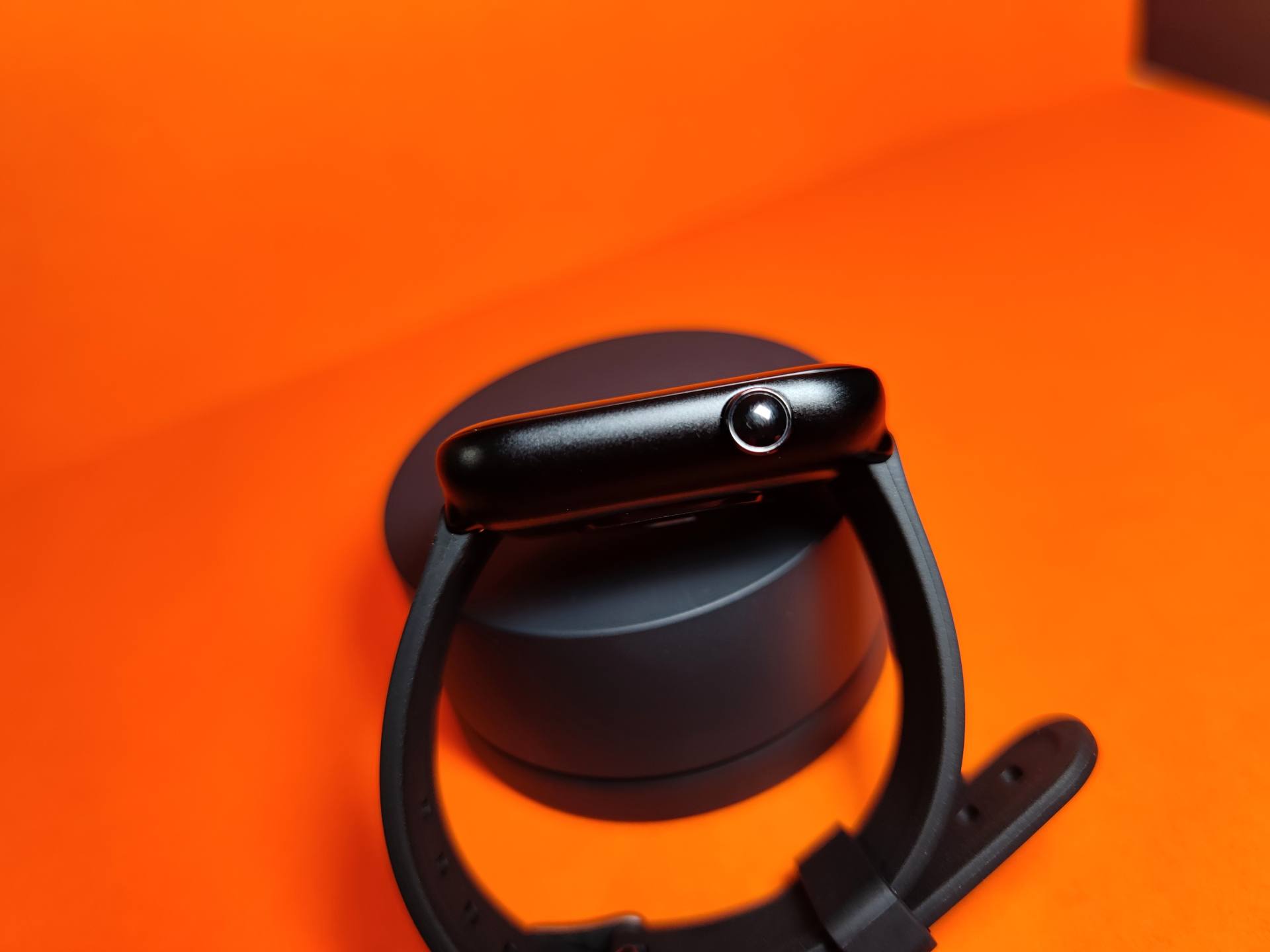 能测气温气压的智能手表,可监测体温和血糖的手表