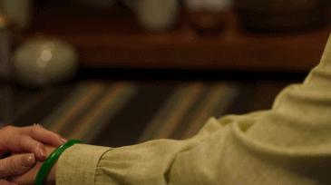 两个美女在公司打架薅头发,泰剧女人打架抓脸薅头发