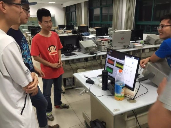 浙大学霸凌晨学习,浙大学霸自习