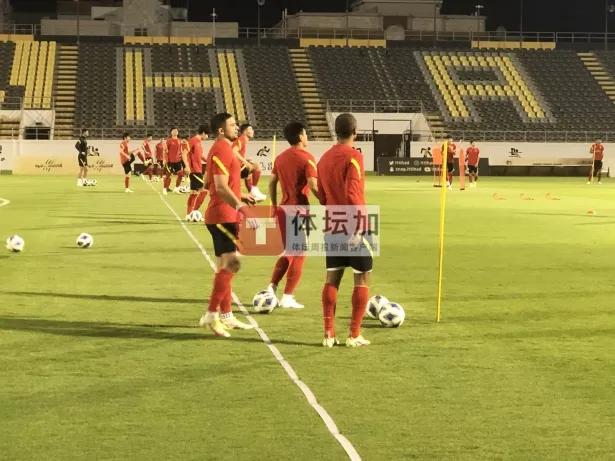 国足赶赴阿布扎比,国足队长蒿俊闵里皮