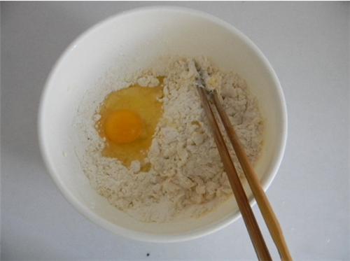 用面粉怎样才能做疙瘩汤,做疙瘩汤放虾仁