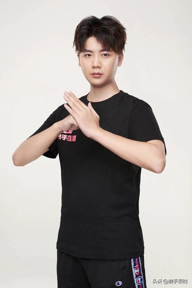 刺激战场akm的正确压枪技巧,刺激战场ak机瞄灵敏度怎么调