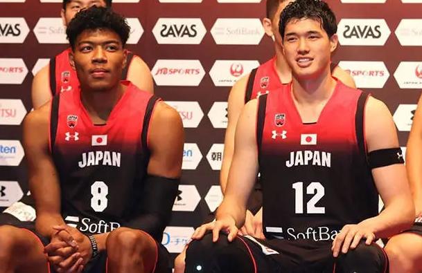 中国男篮胜日本队迎亚预赛开门红,中国男篮将再战日本首发名单