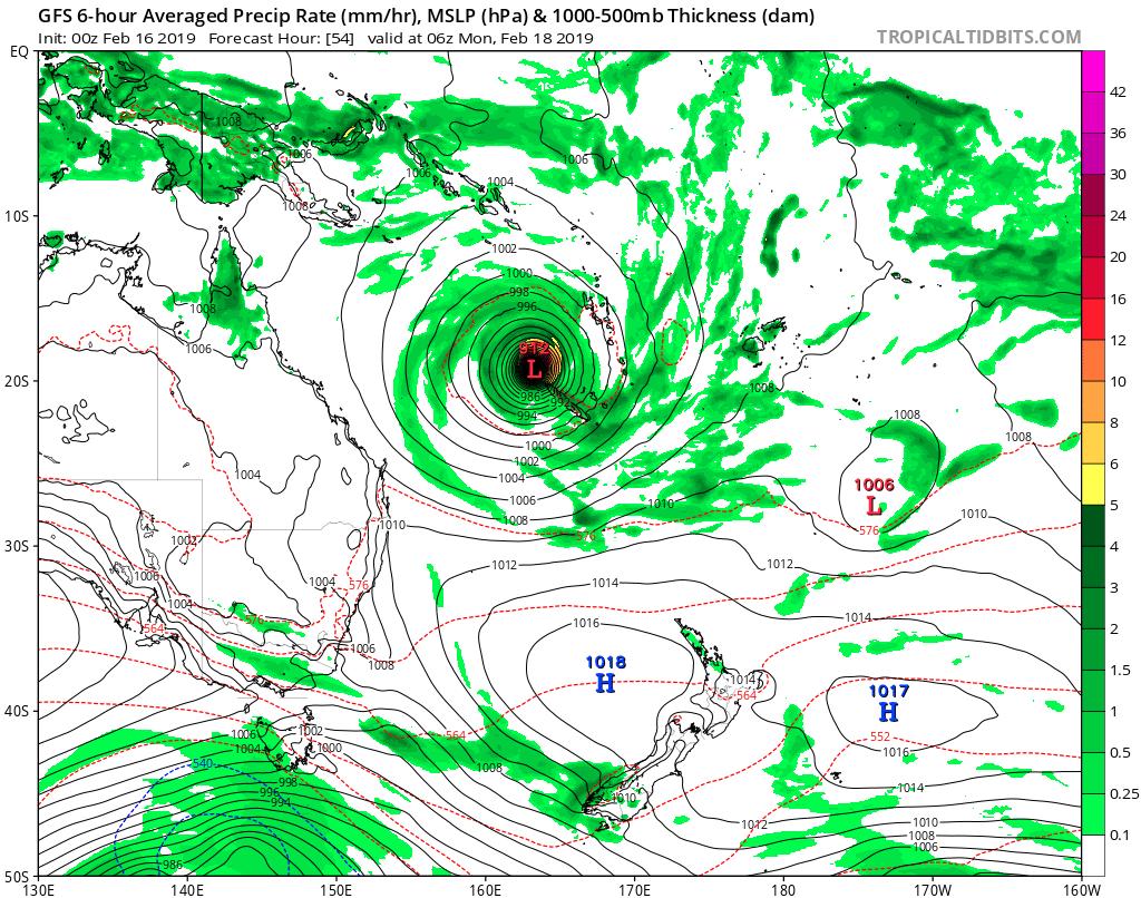 奥马台风最新视频,奥马十一级台风有多大啊